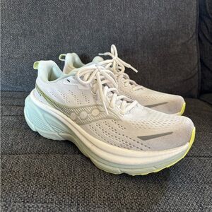 Saucony Women's hurricane 25